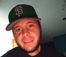 Erik, 28, Hacienda Santa Fe