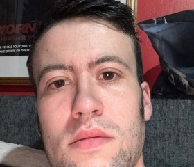 Perrie, 23, Barnstaple