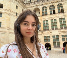 Polina, 19, Budapest