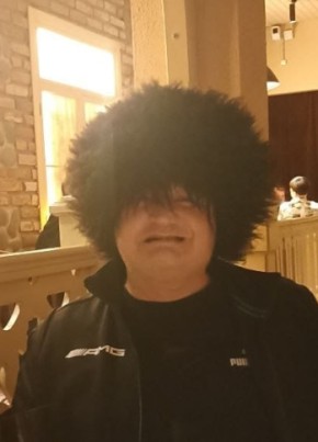 Адам из Хасавюрта 49 лет