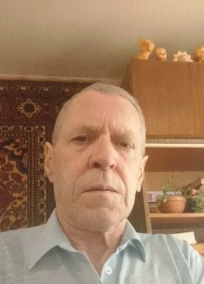 Николай из Воронежа 72 года