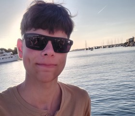 Demid Ryzhikov, 20, Prague