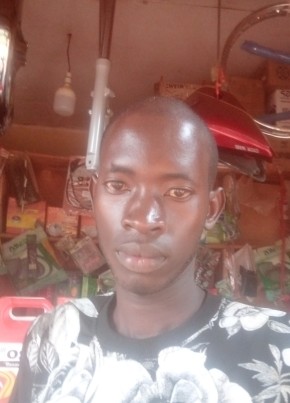 Joel из Kampala 18 лет