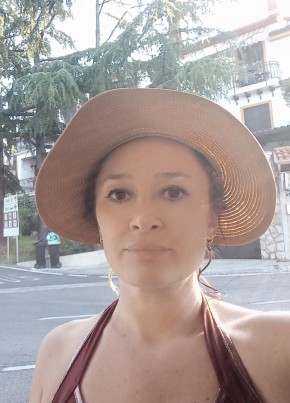 Liona, 41, A Magyar Népköztársaság, Budapest
