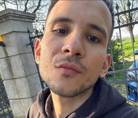 Salvatore, 29, Modena