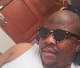 Y, 31, Bloemfontein