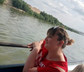 Lyudmila, 32, Omsk