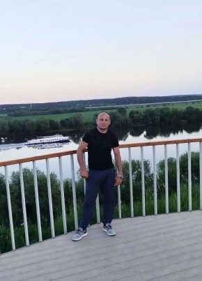 Илес Косими из Коломны 42 года
