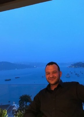 Borahan, 46, Türkiye Cumhuriyeti, İstanbul