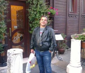 Asta San, 38, Sokhumi