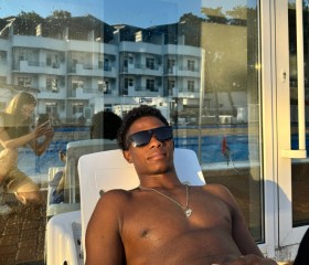 Robby, 23, Abu Dhabi