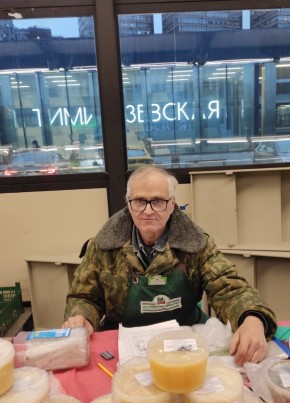 Александр из Орёла 69 лет