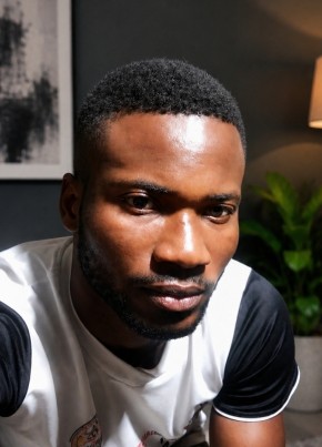 Ifeanyi из Lagos 23 года