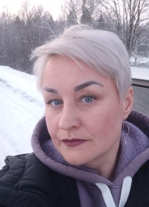 Елена, 39, Россия, Устюжна