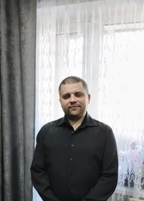 Роман из Саратова 25 лет