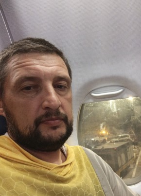 Кирилл из Москвы 44 года