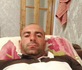 Qürbət, 32, Ganja