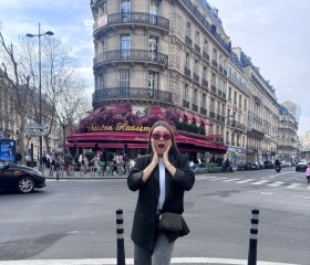 Lina, 23, Paris