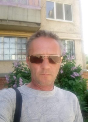 Сергей из Северо-Енисейския 52 года