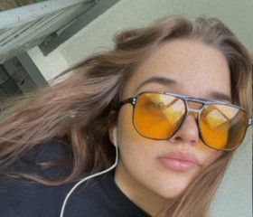 Darya, 20, Osaka-shi