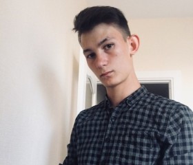 Максим, 24 года, Томск