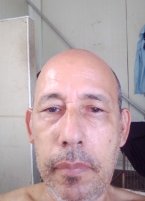 Camilo Cabrales, 55, Cuba, La Habana Vieja