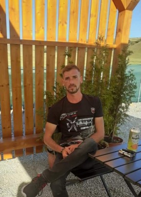 Marius, 35, Romania, Sebeş