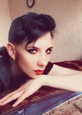 Елена, 32, Россия, Саратов
