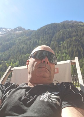 Georgij из Bolzano 52 года