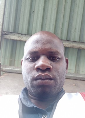 Gilbert, 24, Kenya, Mombasa