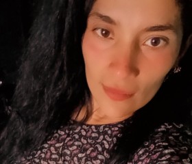 Maria, 30, Cayambe