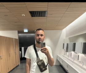 Timo, 28, Linz