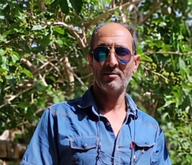 Ali, 43, Yazd