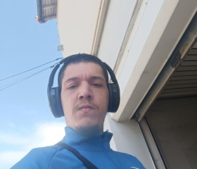 Jonathan, 30, Oyonnax