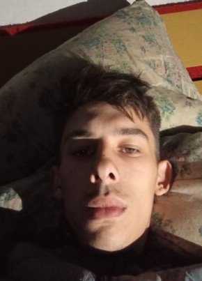 Milán из Csongrád 23 года