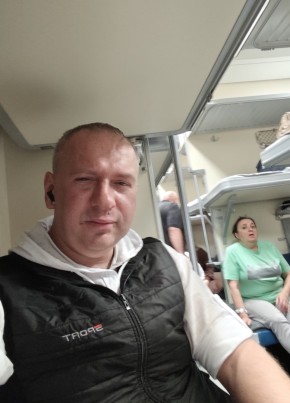 Роман из Дедовска 47 лет