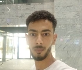 Mahmoud, 24, Ras al-Khaimah