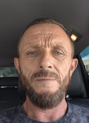 Сергей из Попаснаи 51 год