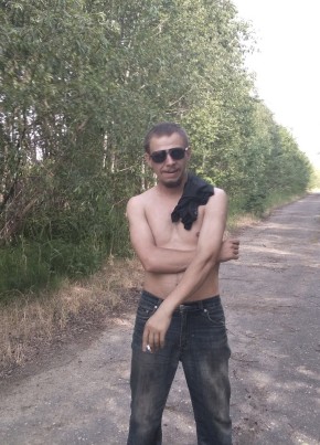 Павел, 31, Россия, Псков