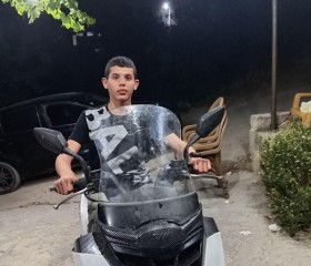 قصي عتر, 18, Al Yamun