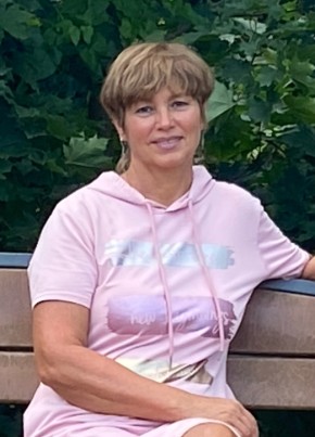 Галина, 61, Россия, Санкт-Петербург