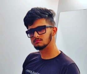 Akash, 23, Bradford West Gwillimbury