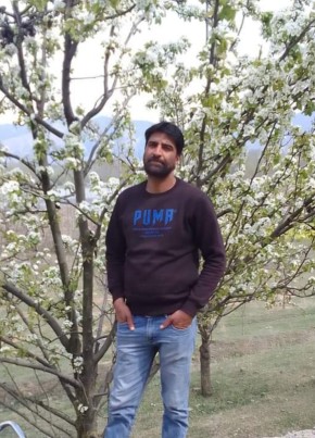 Mirshabirmir Dri, 36, India, Srinagar (Jammu and Kashmir)