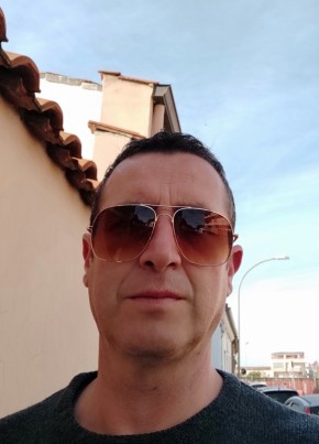 Spiros, 48, Repubblica Italiana, Oristano