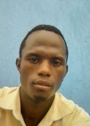 Bobiely, 28, Uganda, Kampala