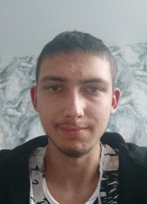 Семен из Екатеринбурга 18 лет