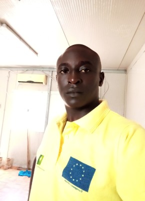 Julius Nuwagaba, 37, Jamhuuriyadda Federaalka Soomaaliya, Muqdisho