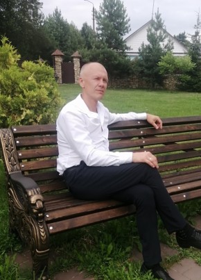 Александр, 40, Россия, Суворов