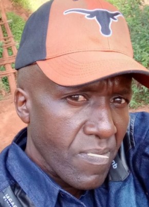 MOSES, 32, Kenya, Nairobi