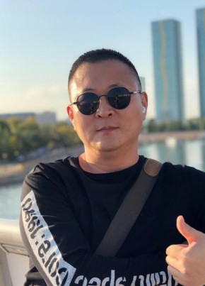 Олег, 41, Қазақстан, Астана